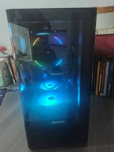 PC Gamer High-End Ryzen 5 7600X + RX 9060 XT 16GB + 16GB DDR5 (Roda Tudo em 4K/2K)
