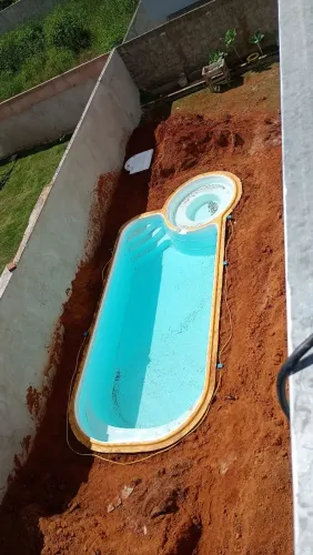 Instalação e manutenção de Piscina.