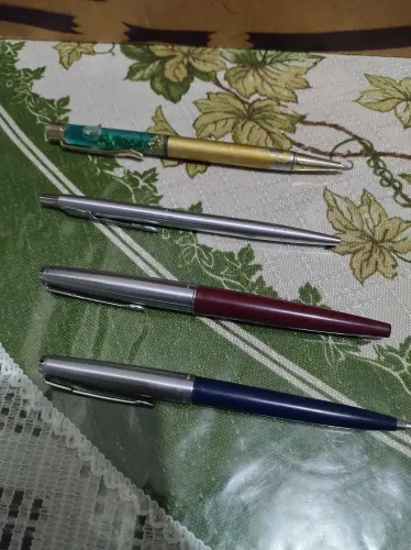 4 canetas