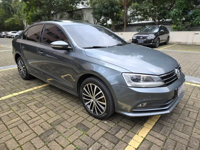 Volkswagen Jetta Comfortline 2.0 T.flex 8V 4P Tipt. 2015