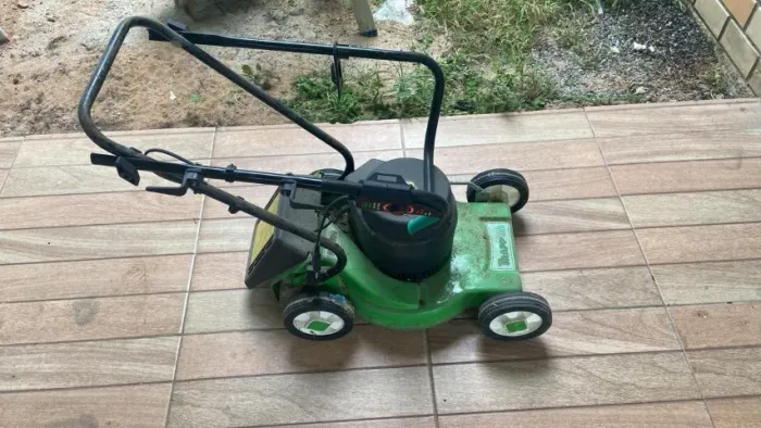 Maquina cortar grama trap 1800watss