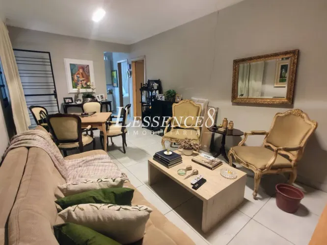 Casa a 900m do Shopping Flamboyant | 3 Qts | 250m²