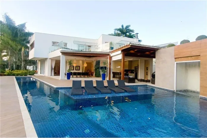 Casa em condomínio à venda na Praia de Pernambuco - Guarujá