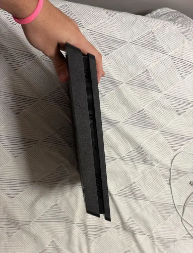 PlayStation 4 Slim 1TB