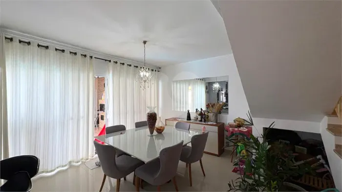 Casa à venda com 3 suítes no condomínio Granja Deolinda, Sorocaba - SP