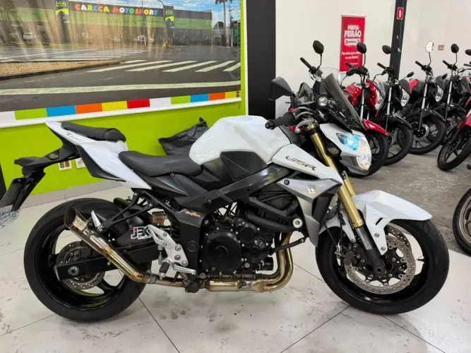 SUZUKI GSR 750 A