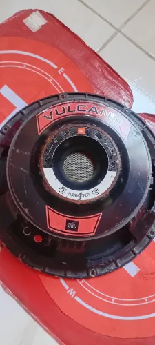 Grave Vulcano 3.0 15 pol. 1500 watts rms. 
