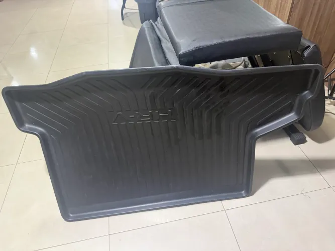 Vendo protetor de porta malas cor preto