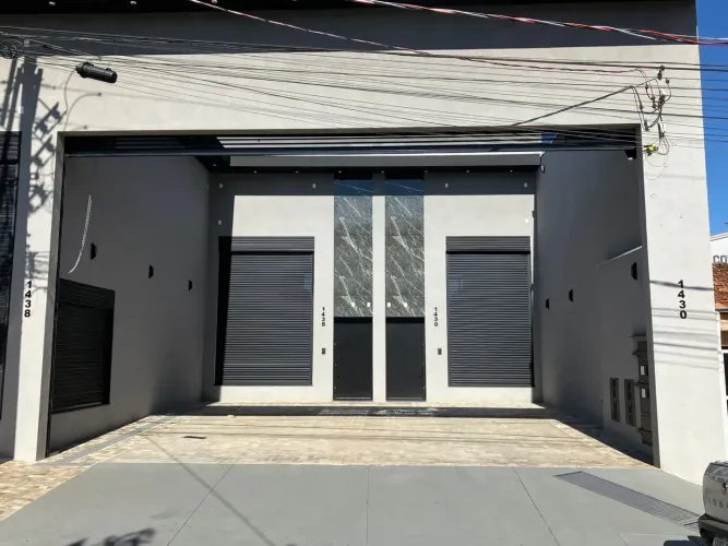Ponto comercial/Loja/Box para aluguel possui 125 metros quadrados