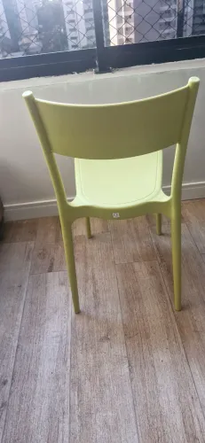 Cadeira Tramontina Diana Eco em Polipropileno Reciclado Amarelo, com super desconto. 