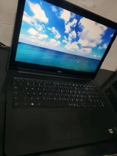 Vendo notebook Dell Touch Screen/Intel core i7/16 Gigas Memória/SSD 512 Gigas/ Bateria ok