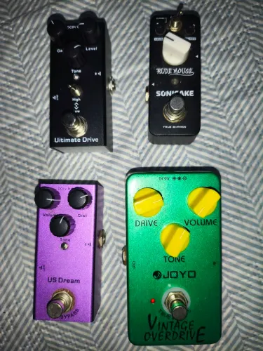 Pedais de guitarra