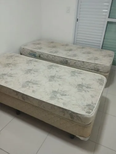 2 - Camas Box de Solteiro + Colchões