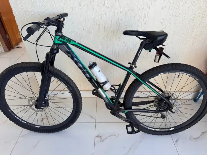 Bicicleta Aro 29 - Cabmbio shimano Deore XT