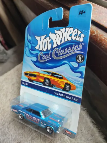 Hot Wheels Cool Classics '65 Ford Galaxie (16/30) Spectrafrost - Lacrado
