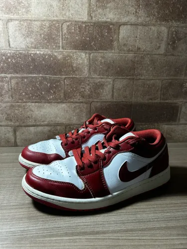 Tênis Nike Air Jordan, vermelho e branco, tamanho 40, ORIGINAL.