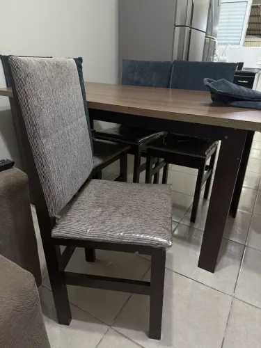 Mesa com 6 cadeiras