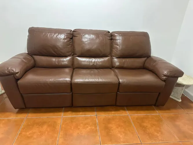 Sofá de couro reclinável 3 lugares 