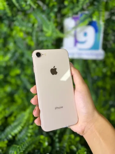 iPhone 8  64GB  81% saúde da bateria  Cor Rose   Não possui acessórios