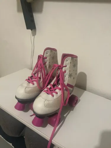 Patins 4 Rodas Regulável 35 ao 38 - Branco e Rosa