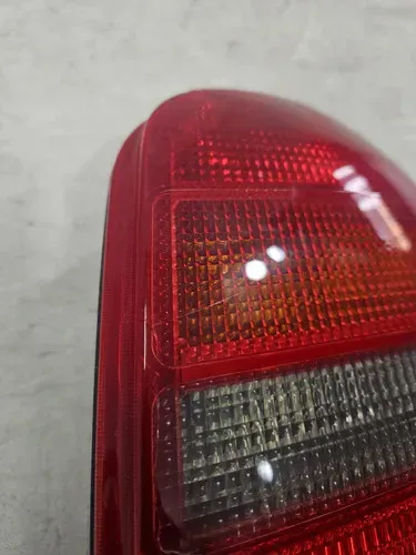 Lanterna Audi A4 Avant 1995 A 2001 Original 26483 Direito/passageiro Vermelho
