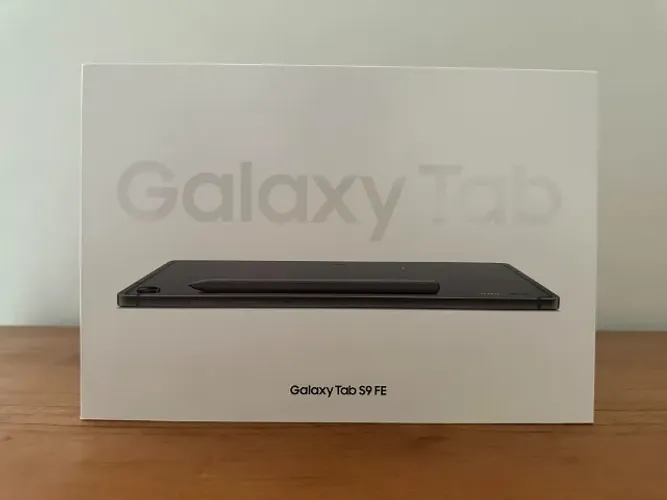 Tablet Samsung Galaxy Tab S9 FE Wi-Fi 128GB 6GB Cinza c/ Capa e S-Pen - Lacrado e com NF