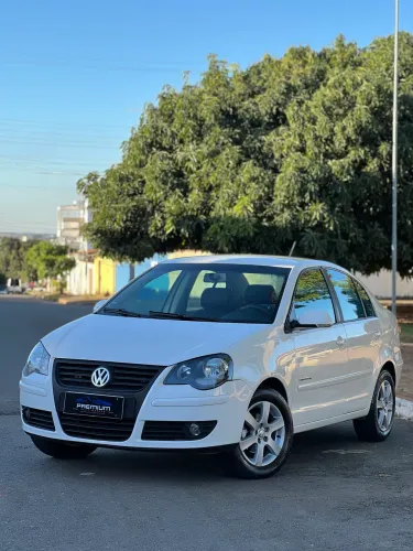 Volkswagen Polo Sedan 1.6 MI Total Flex 8V 4P 2012