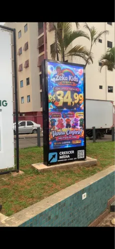 Painel de LED P5 medindo 2x1 outdoor para rua ou espaço fechado