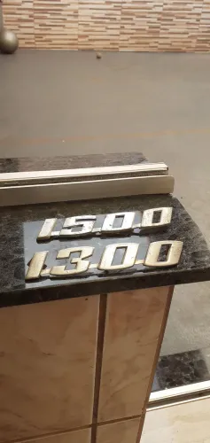 Emblema em alumínio 1300 e 1500