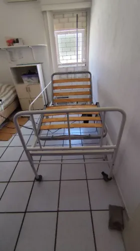 CAMA HOSPITALAR MOTORIZADA