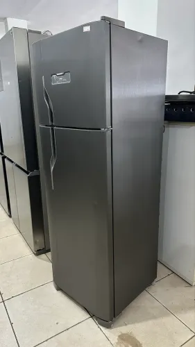 Geladeira 370 litros 