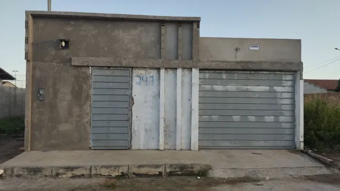 Vendo uma casa aqui no povoado jenipapo município de Limoeiro, loteamento muito bom,