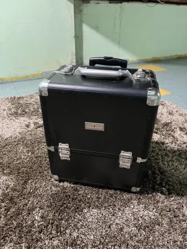 Maleta carrinho de maquiagem Klass Vough 