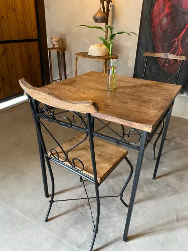 CONJUNTO MESA + 4 CADEIRAS