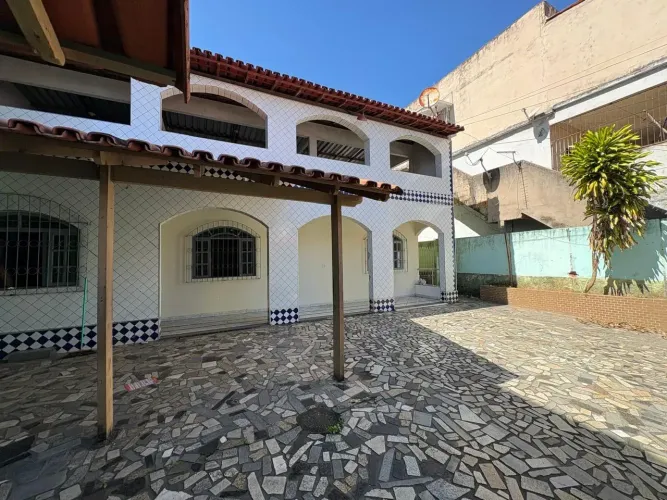Imóvel para aluguel tem 150 metros quadrados com 6 quartos em Cristóvão Colombo - Vila Vel