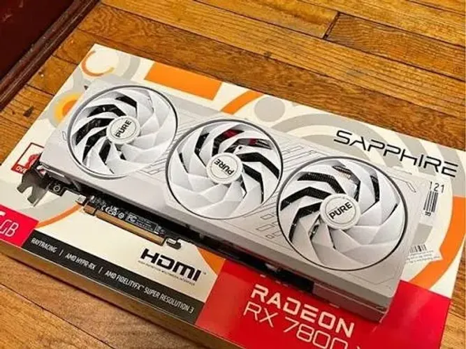 RX 7800 XT PURE White 16GB: potência e visual premium para o seu setup!