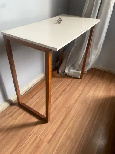 Vendo mesa escrivaninha R$60