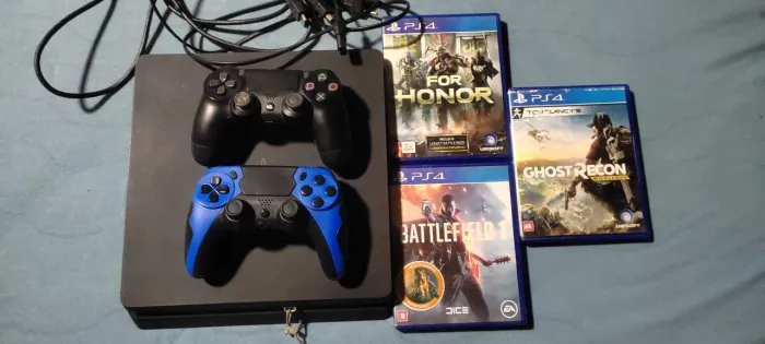 Vende-se PS4 slim de 2tb 