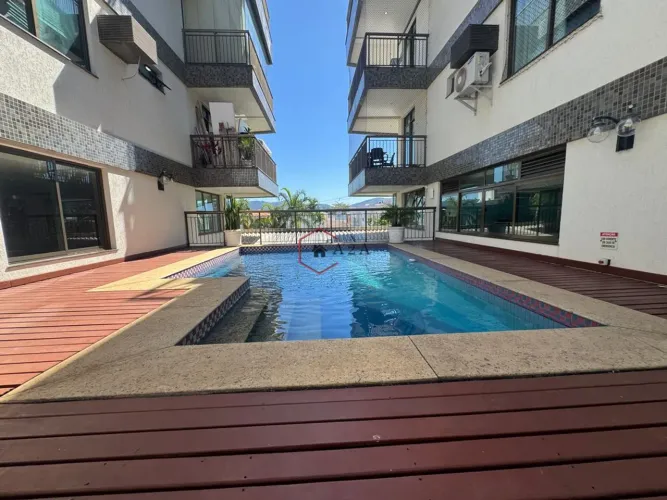 Excelente Flat em Camboinhas com lazer completo por R$ 700.000