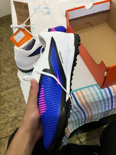 Chuteira Society Nike Phantom 6 Academy Low