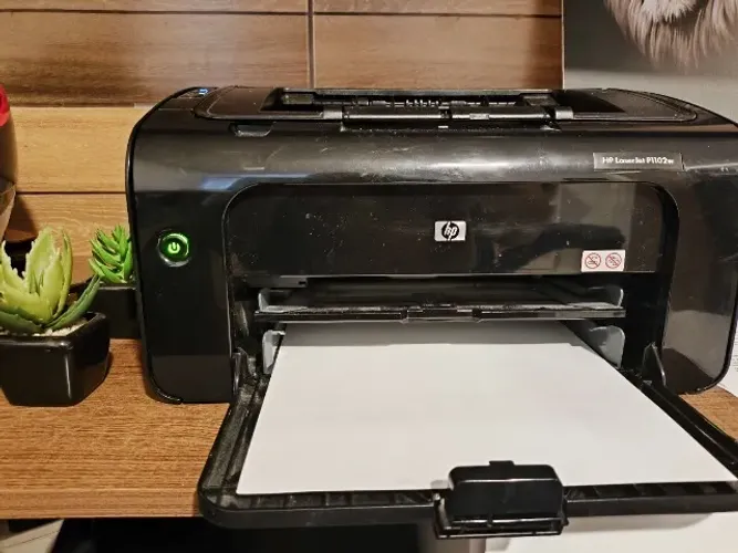 OFERTA DE IMPRESSORA LASER HP 102WIFI 110V-ACOMPANHA TONNER NOVO