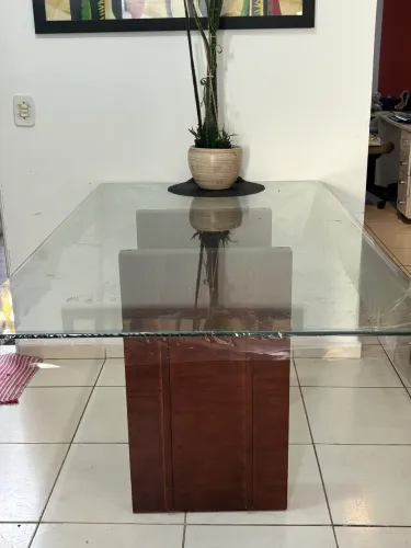 Mesa de jantar em vidro