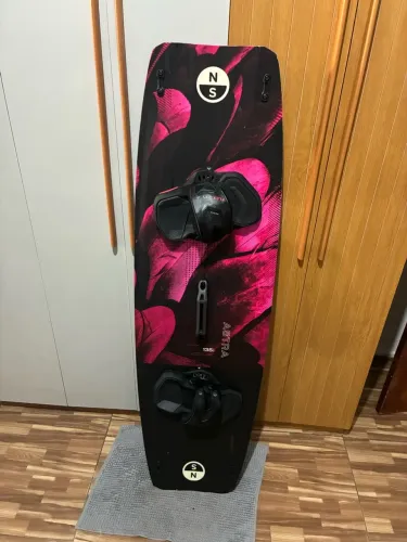 Prancha Kitesurf North Astra 135x40