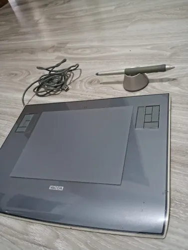 Mesa Digitalizadora Wacom Intuos 3 (Grande) + Caneta e Suporte Originais