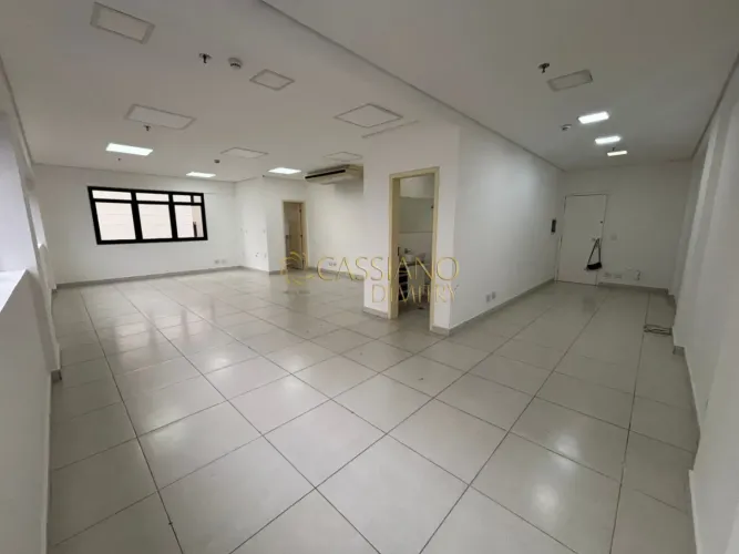 Sala comercial para locação de 70m² | 02 banheiros e 02 vagas de garagem | Edifício Terraç