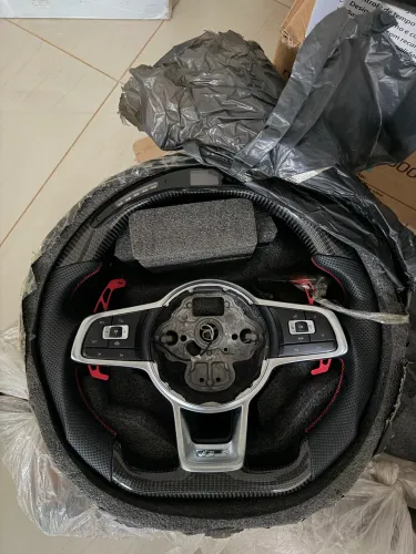 VOLANTE GOLF GTI CARBONO COM SHIFT LIGHTS