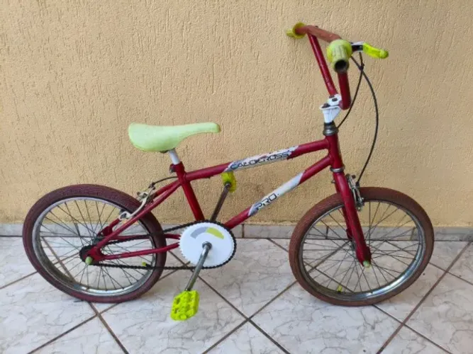 ?Caloi Cross Pro Neon, quase toda original, Bike da década de 80