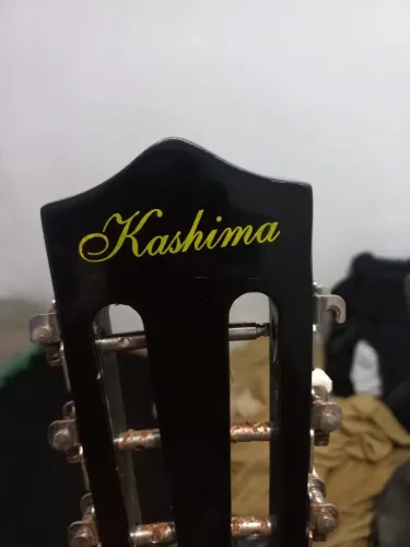 Vendo violão preto