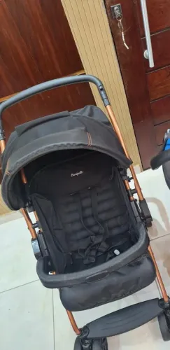 Vendo carrinho de bebê 350,00
