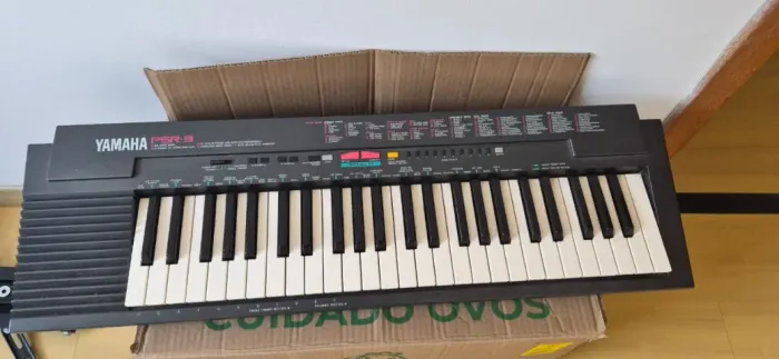 Teclado Yamaha PSR-3 Vintage em Ótimo Estado